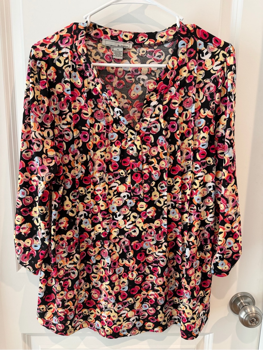 By Design Multicolored Blouse Featuring a Geometric Circle Print Size XL